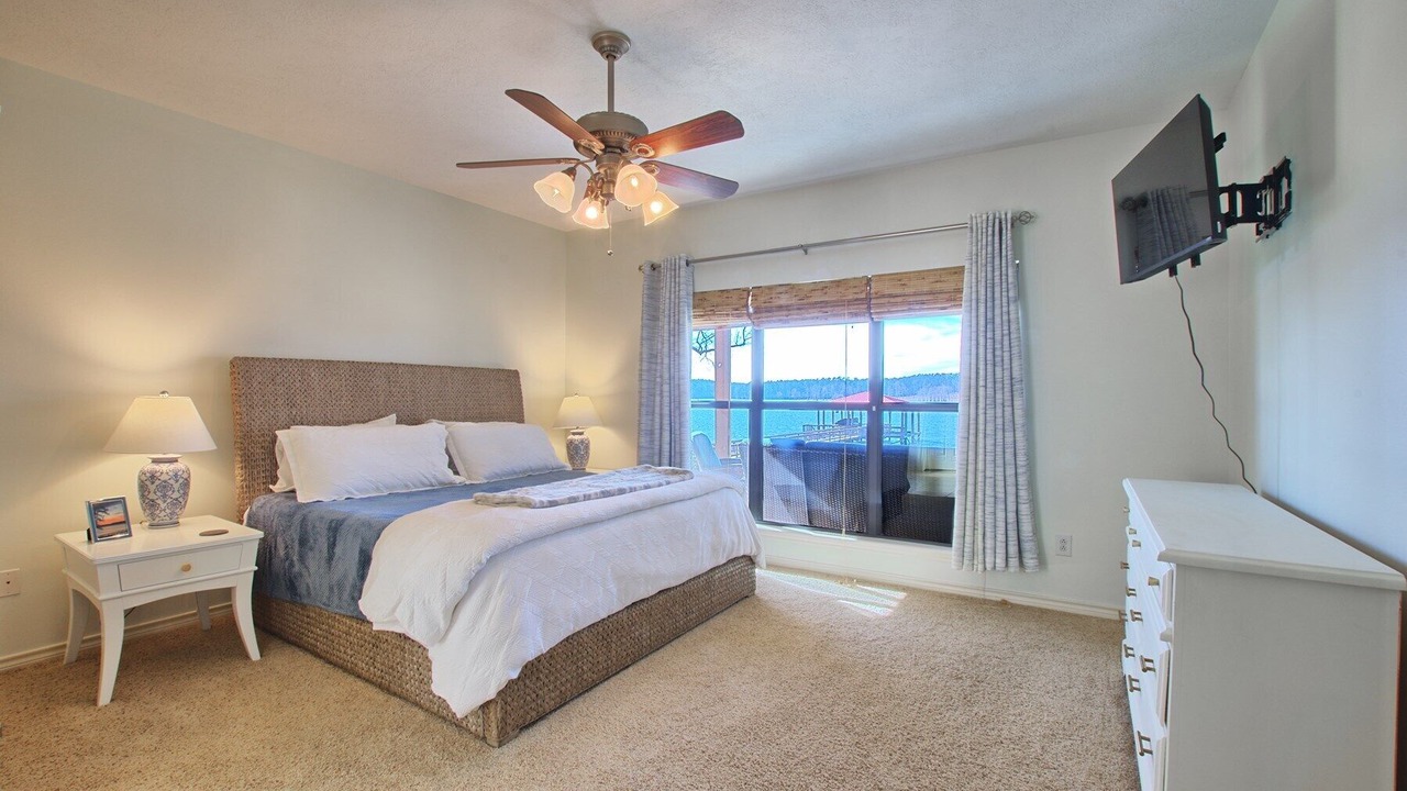 Photo of Bedroom in South Toledo Bend