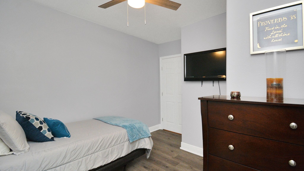 Photo of Bedroom in Shoreacres