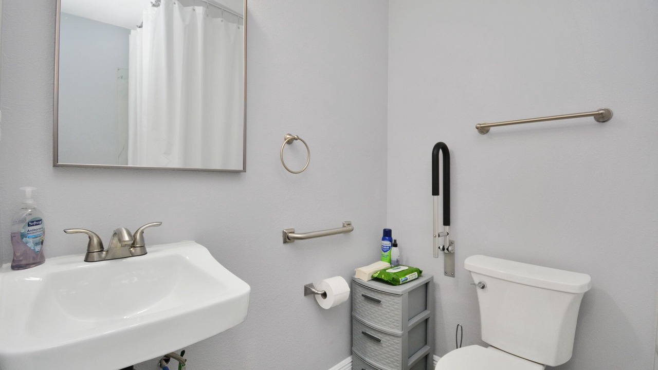 Photo of Bathroom in Shoreacres