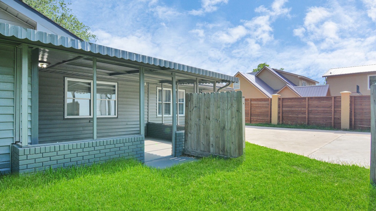 Photo of Outdoor in Shoreacres