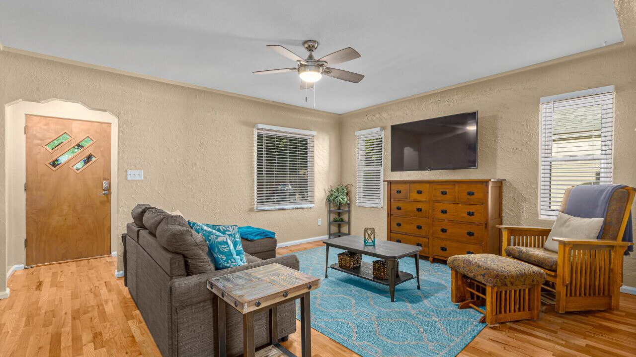 Photo of Bedroom in Central - Terry