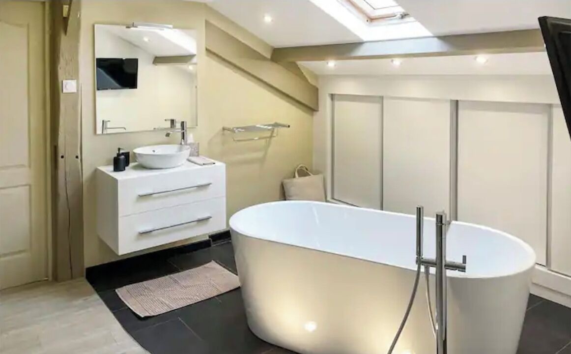 Photo of Bathroom in Berville-sur-Seine