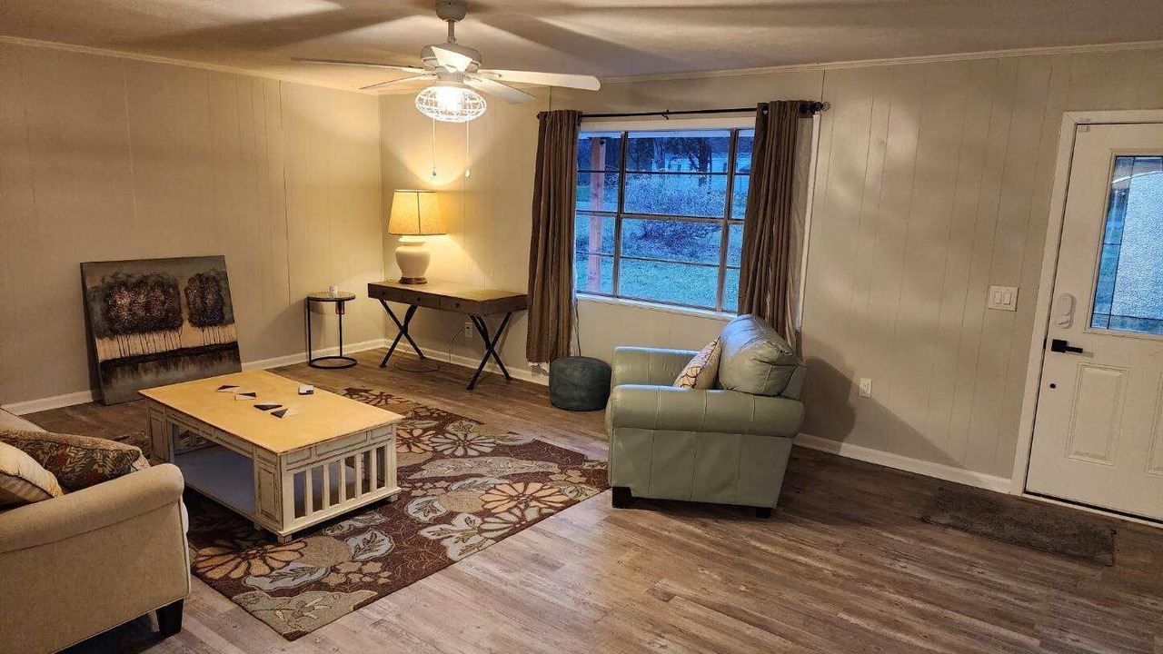 Photo of Livingroom in Big Sandy