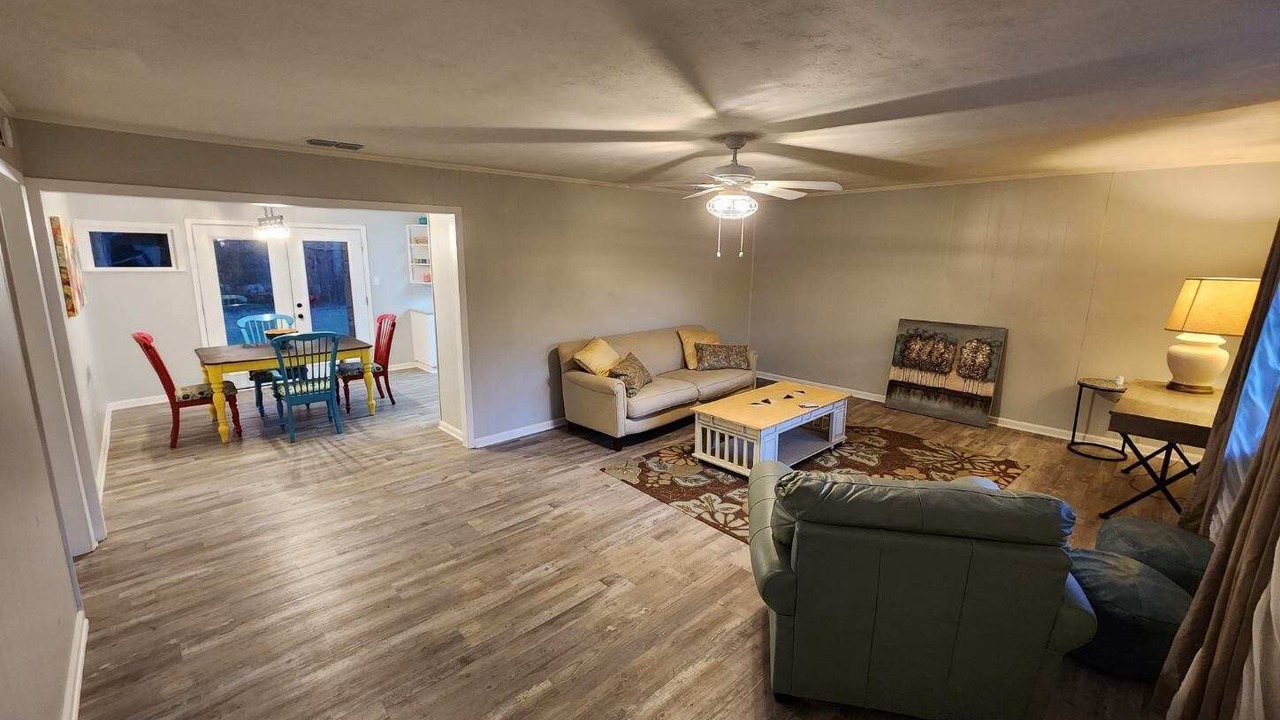 Photo of Livingroom in Big Sandy