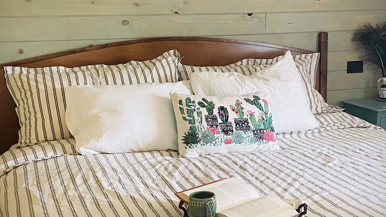 Photo of Bedroom in Uvalde
