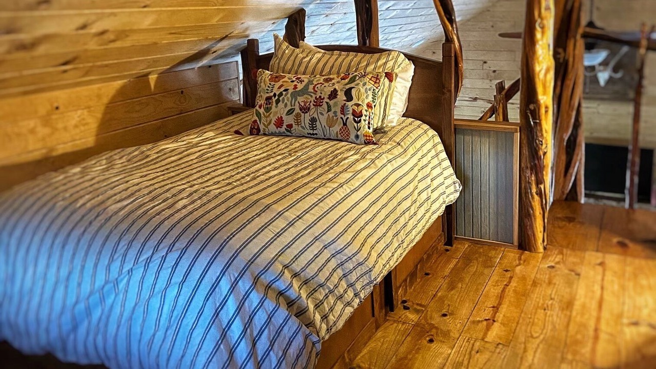 Photo of Bedroom in Uvalde