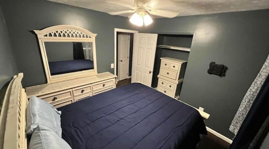 Photo of Bedroom in La Follette