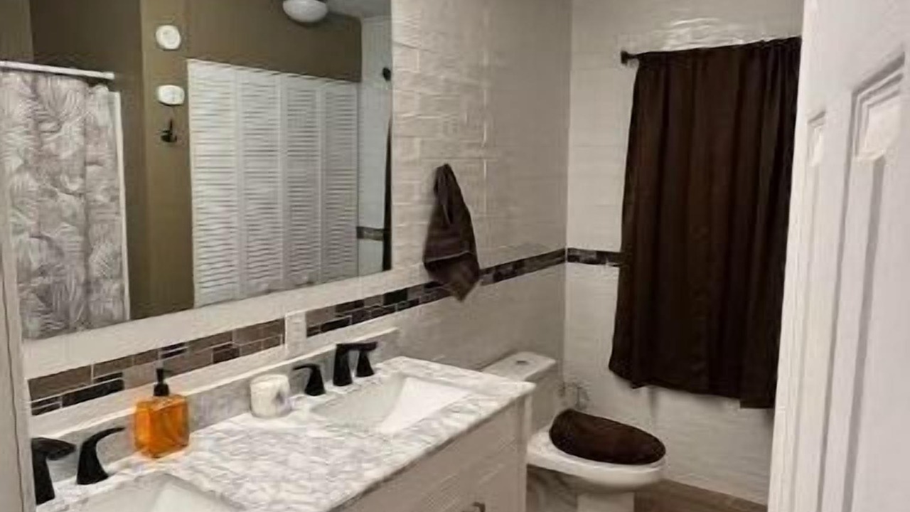 Photo of Bathroom in La Follette