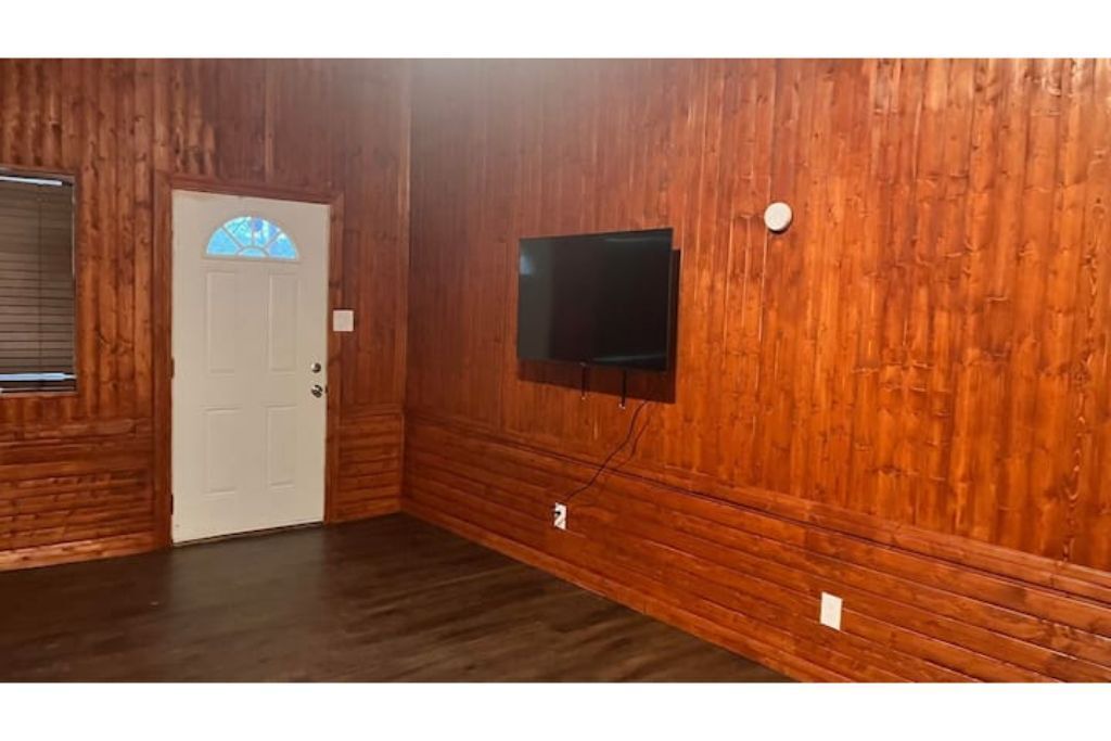 Photo of Others in La Follette