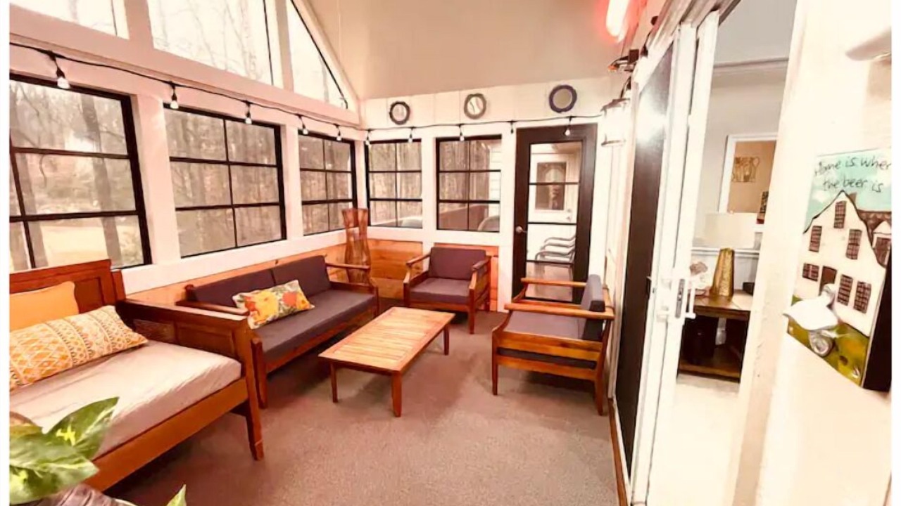 Photo of Livingroom in Johns Creek