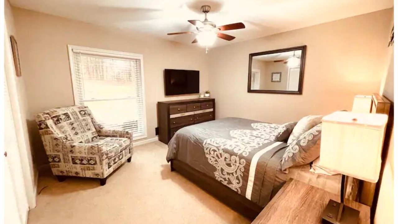 Photo of Bedroom in Johns Creek