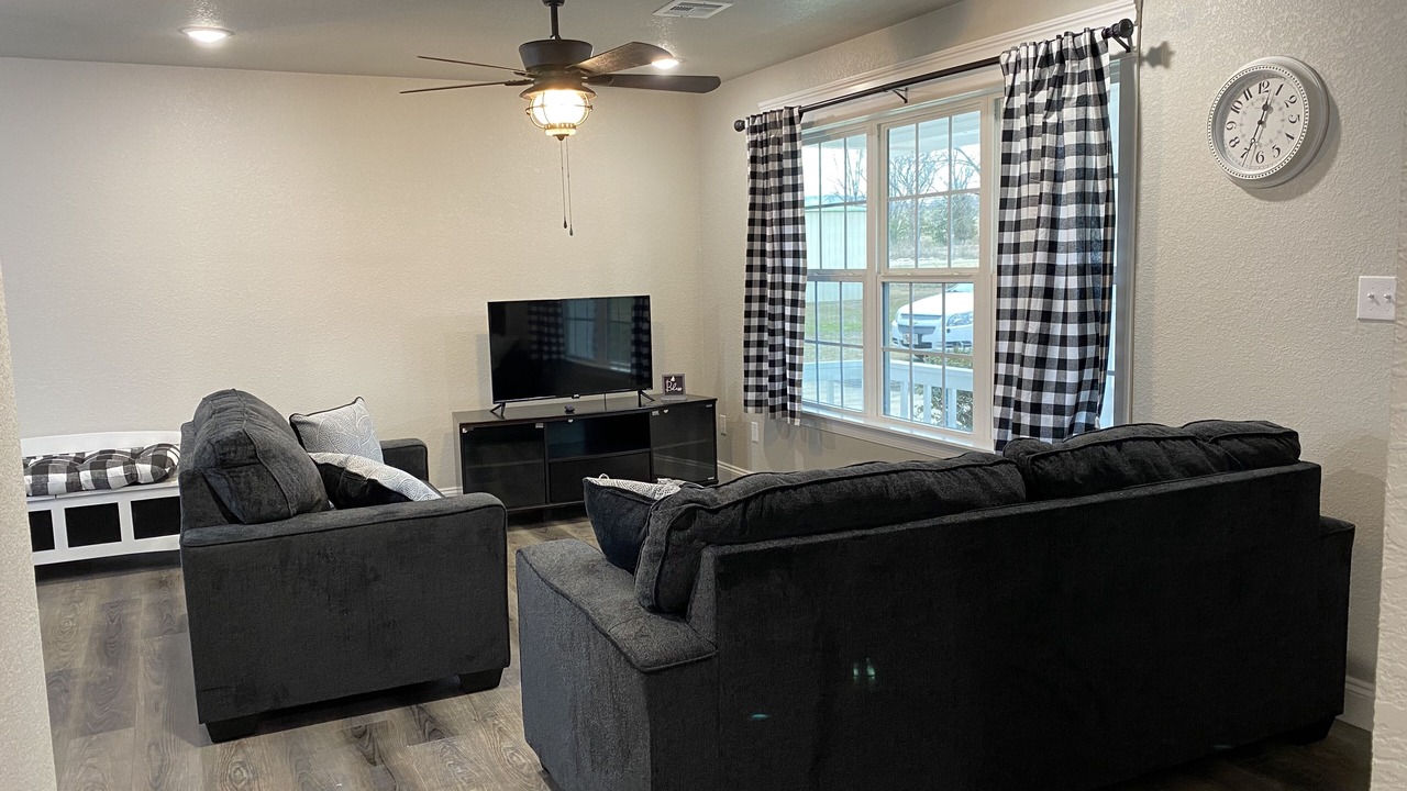 Photo of Livingroom in Howe