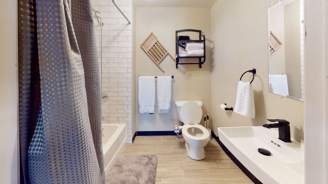 Photo of Bathroom in Neosho