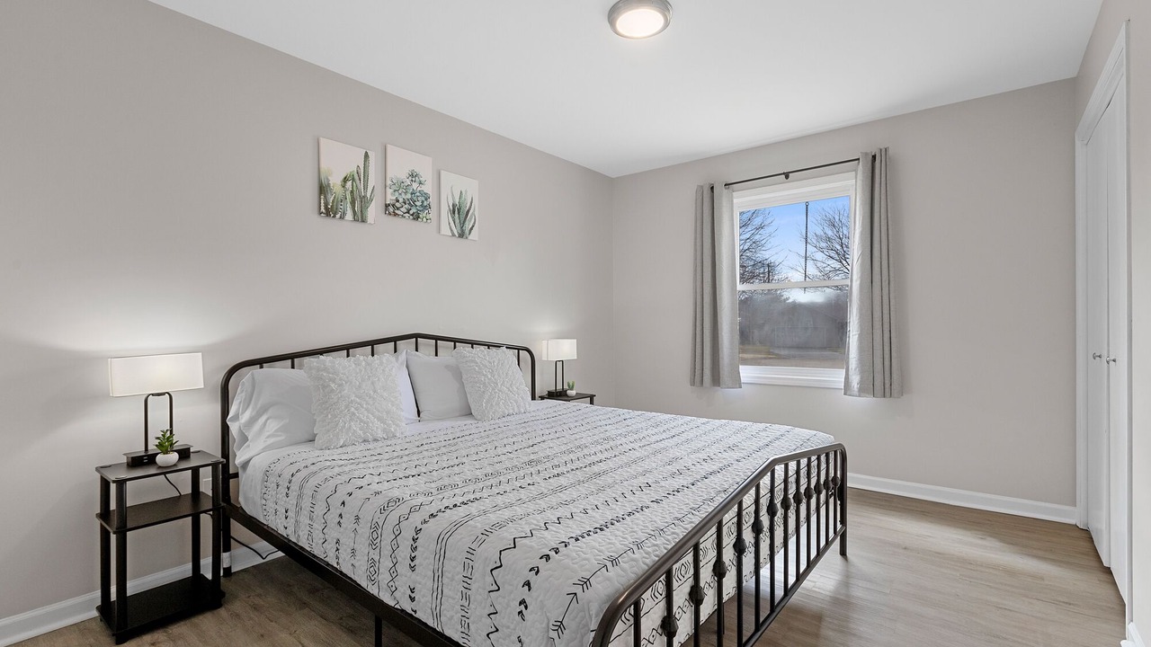 Photo of Bedroom in Oswego