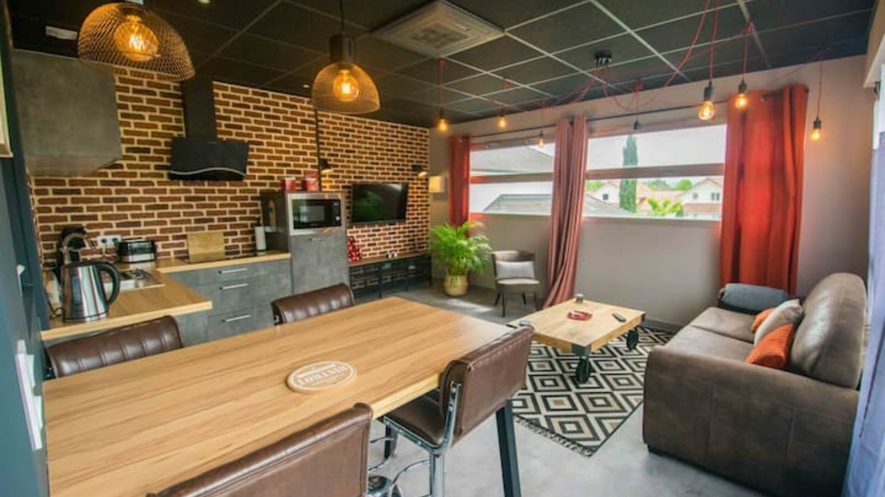 Photo of Others in Lons