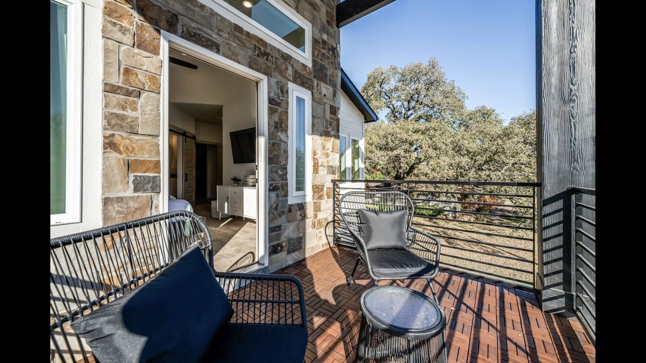 Photo of Patio Balcony in Central Arlington