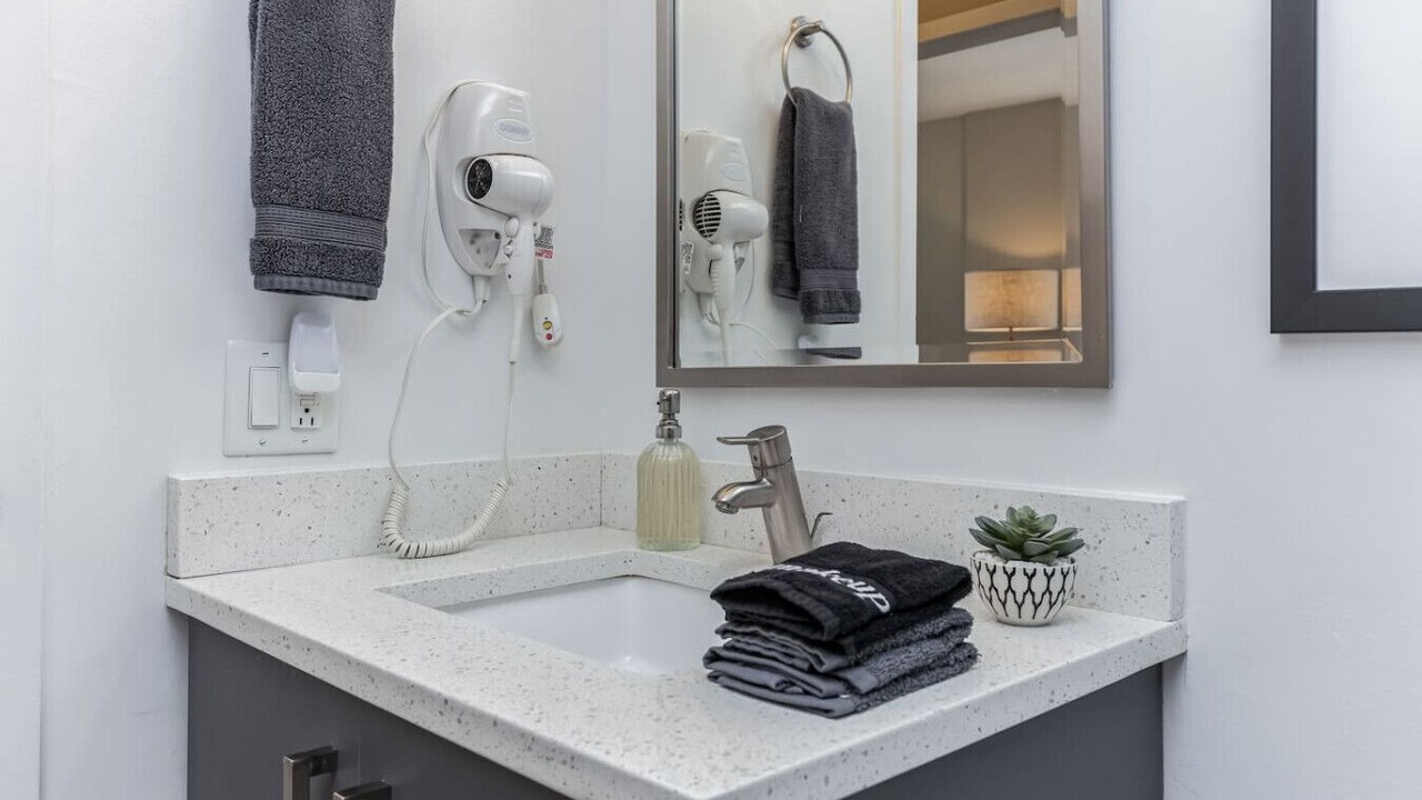 Photo of Bathroom in Printers Row