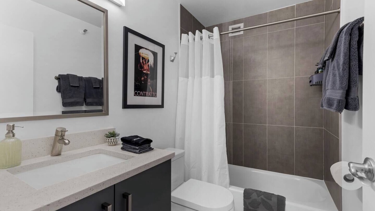 Photo of Bathroom in Printers Row