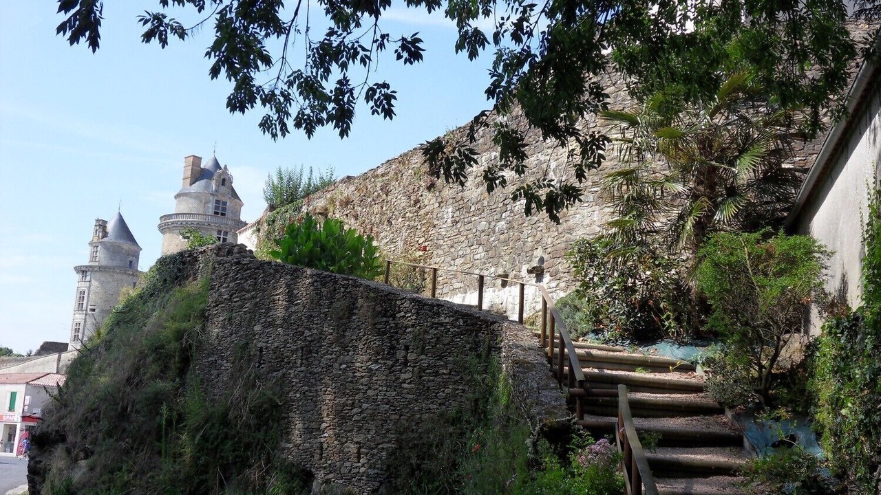 Photo of Others in Apremont