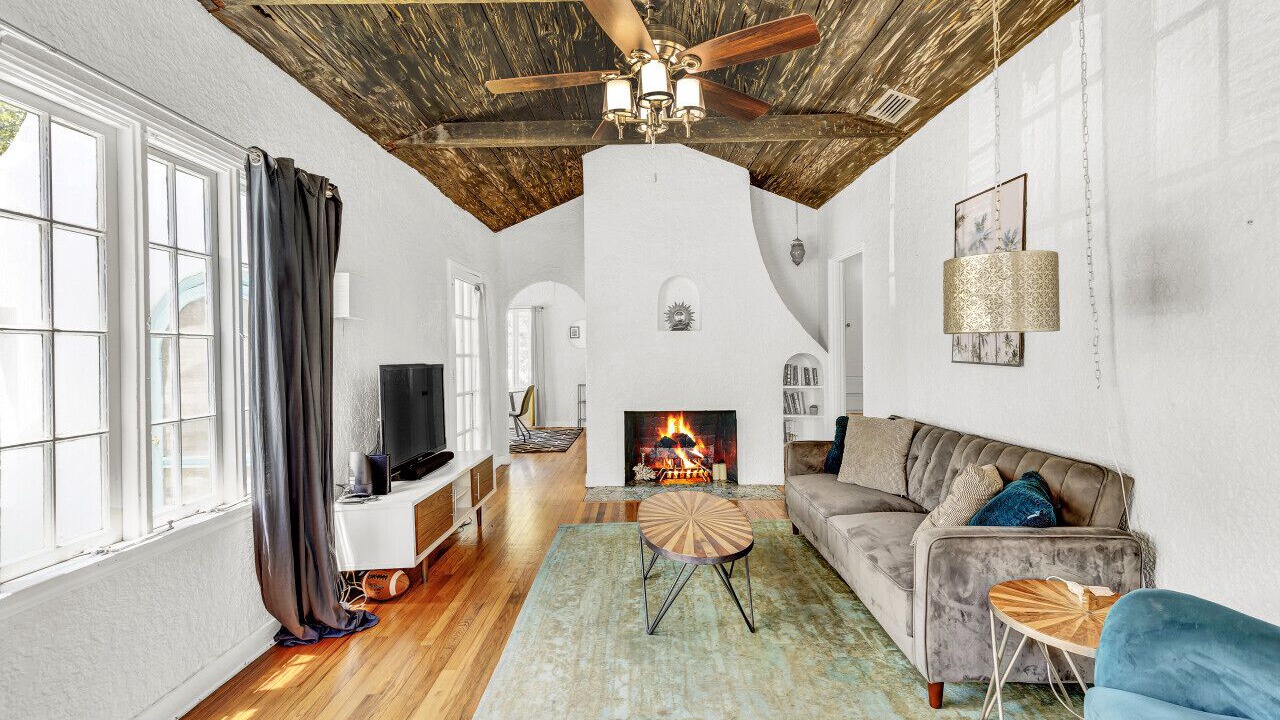 Photo of Livingroom in Kingston