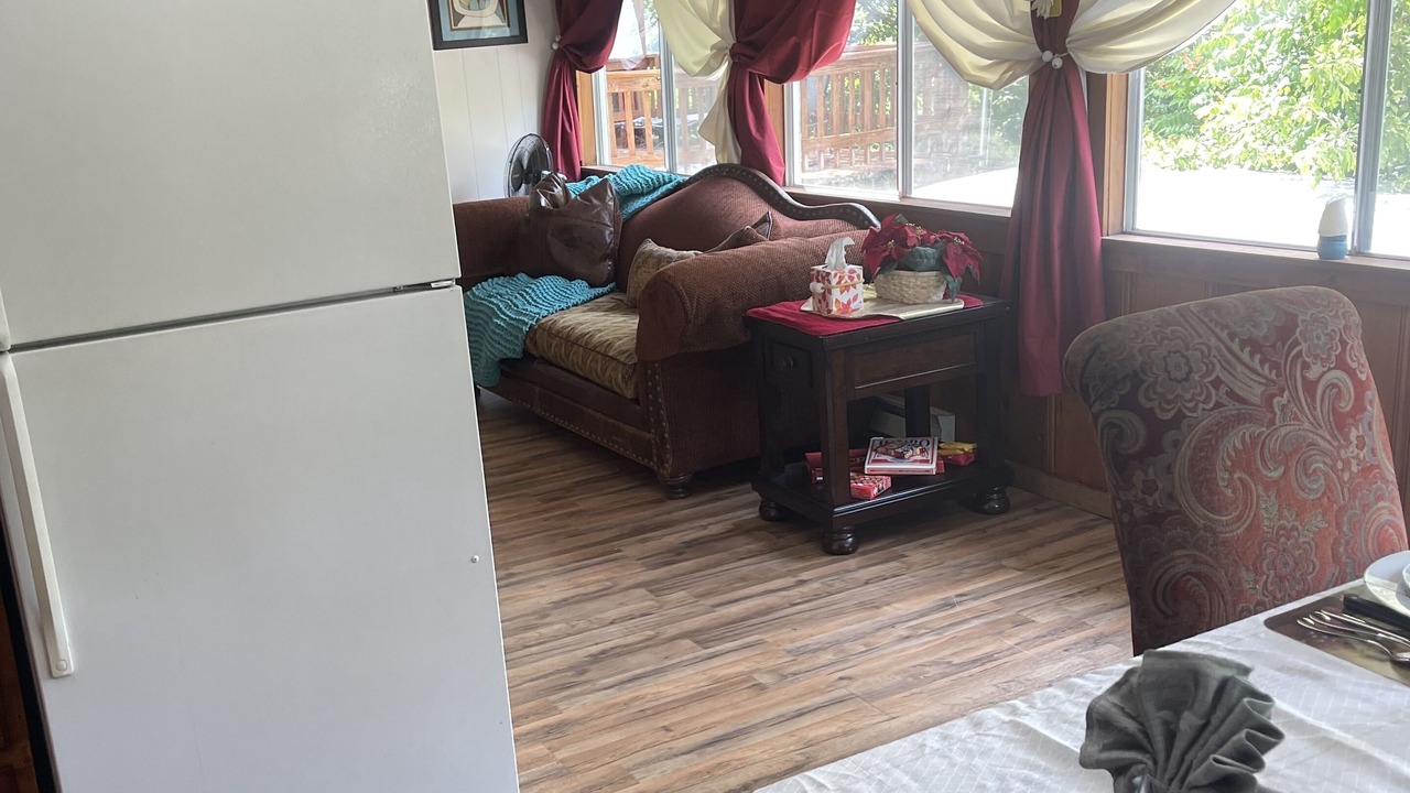 Photo of Livingroom in Rockaway Beach