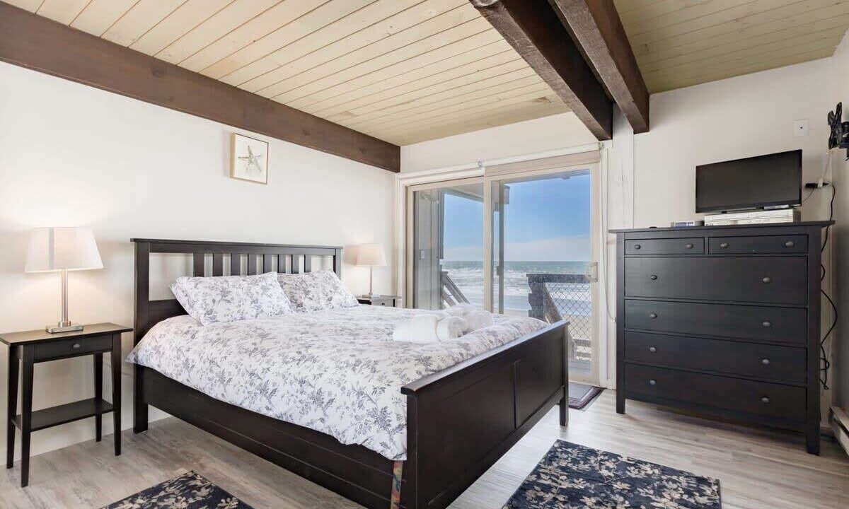 Photo of Bedroom in La Selva Beach