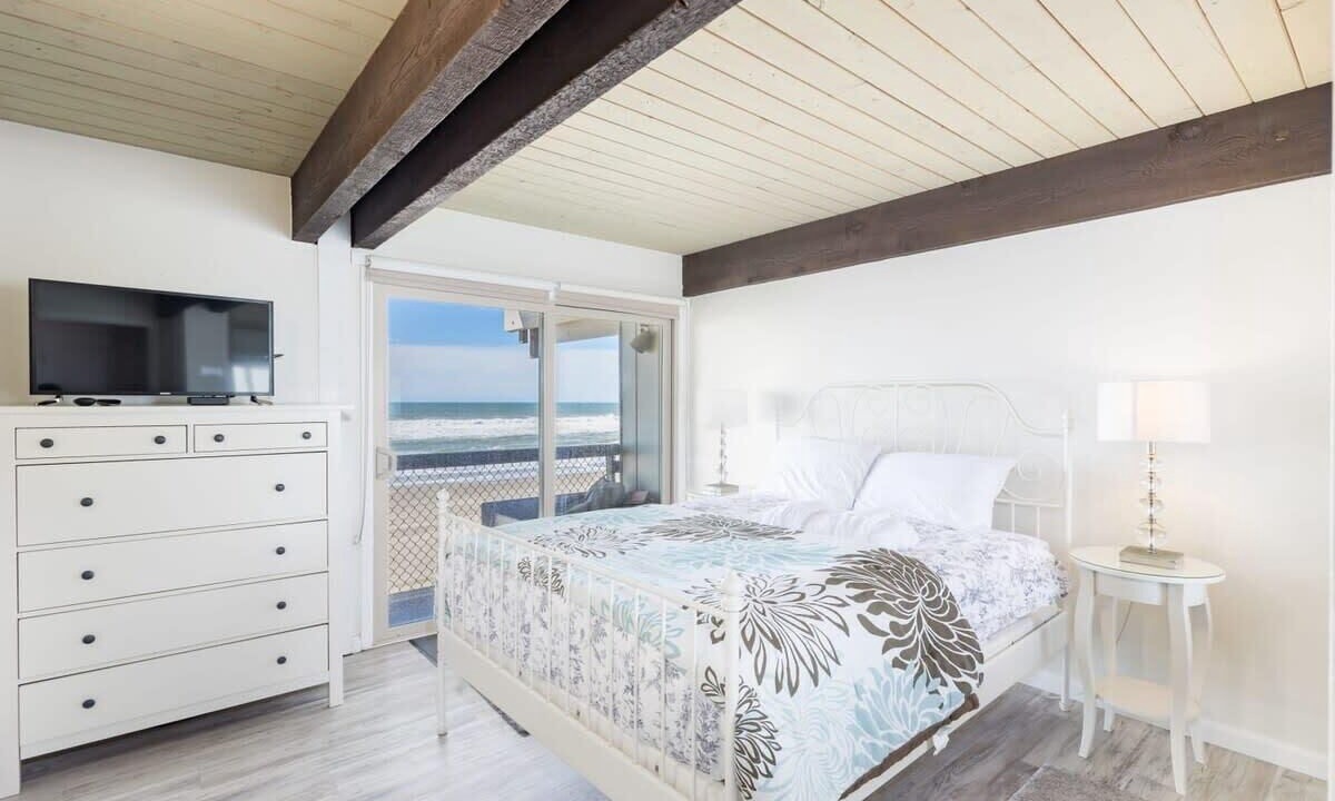 Photo of Bedroom in La Selva Beach