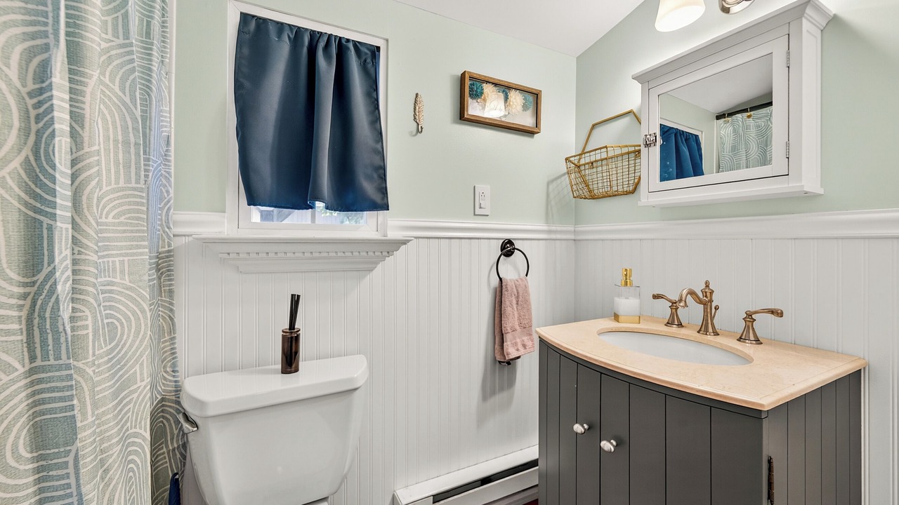 Photo of Bathroom in Waterport