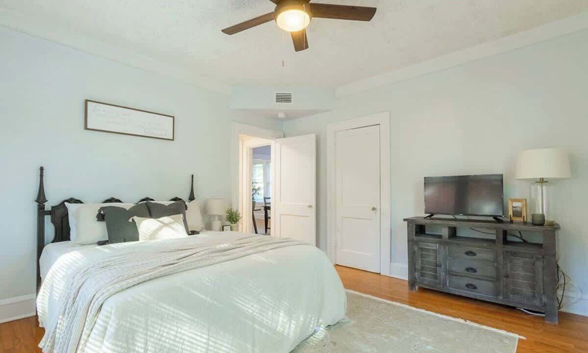 Photo of Bedroom in Riverside