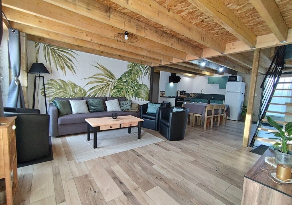 Photo of Livingroom in Celle-Levescault