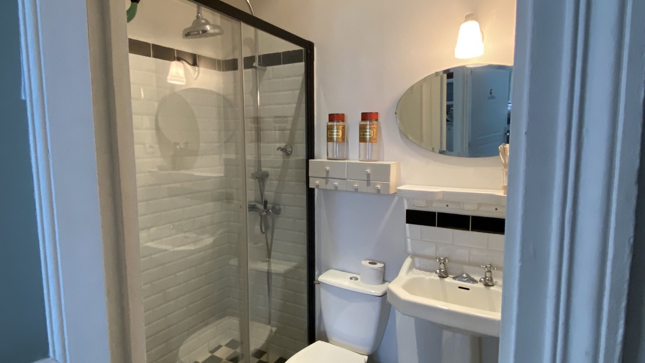 Photo of Bathroom in Pantin