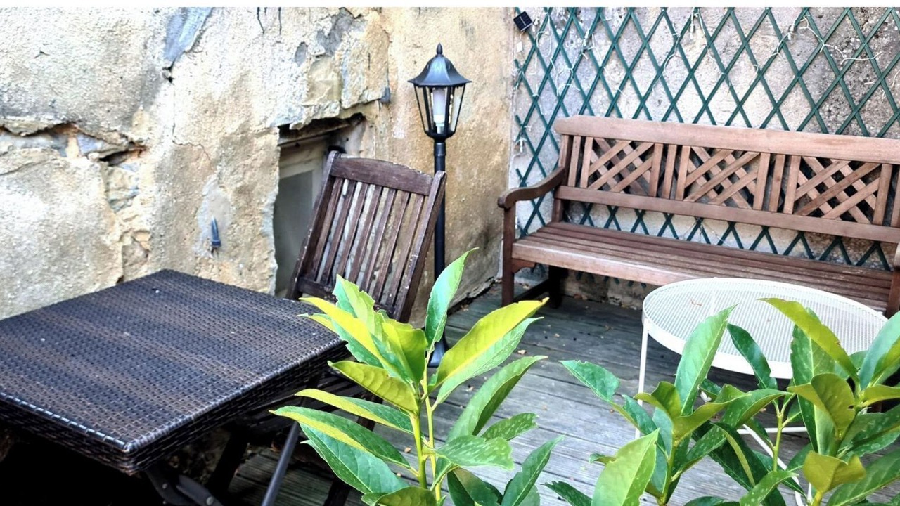 Photo of Patio Balcony in Chateau-Chalon