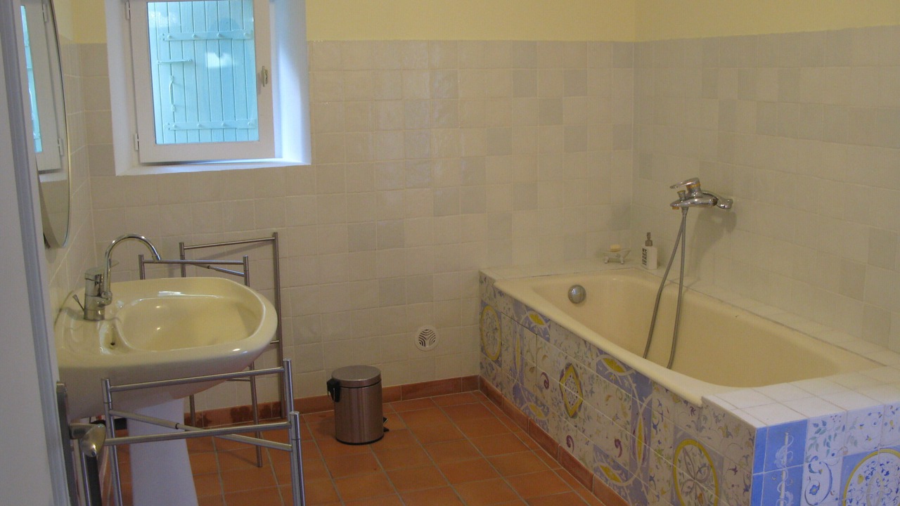 Photo of Bathroom in Malemort-du-Comtat