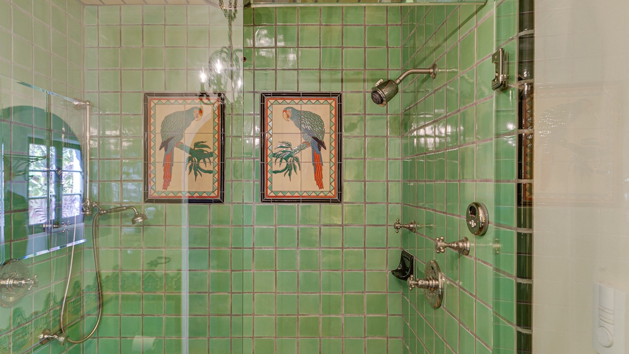 Photo of Bathroom in Rossmoyne