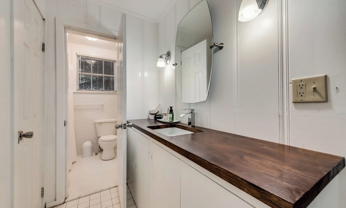 Photo of Bathroom in Palestine