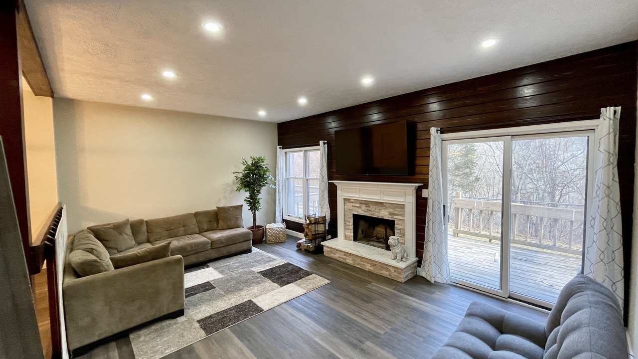 Photo of Livingroom in East Stroudsburg