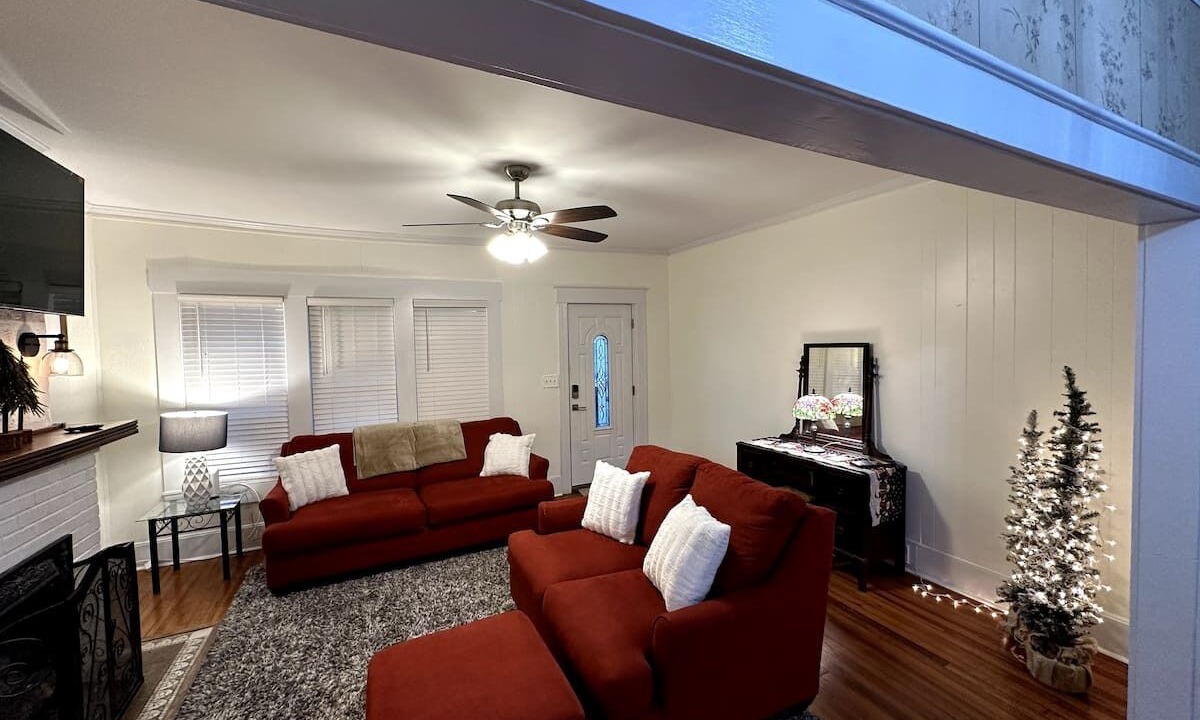 Photo of Livingroom in Etowah