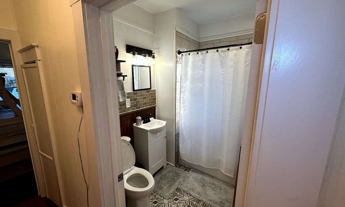 Photo of Bathroom in Etowah