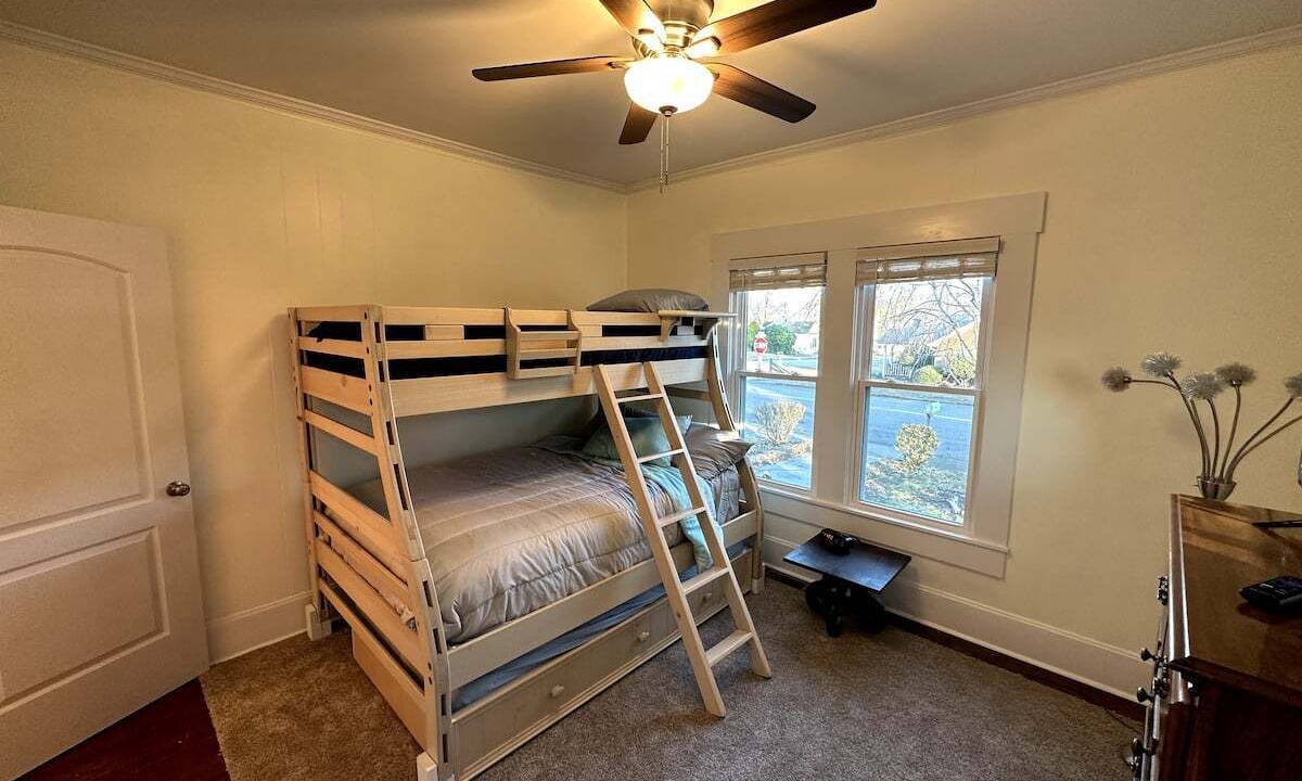 Photo of Bedroom in Etowah