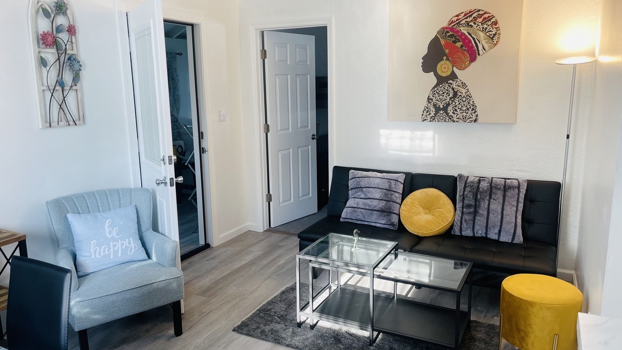 Photo of Livingroom in Kingston