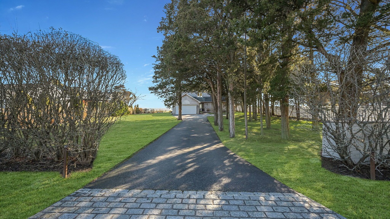 Photo of Others in Long Island