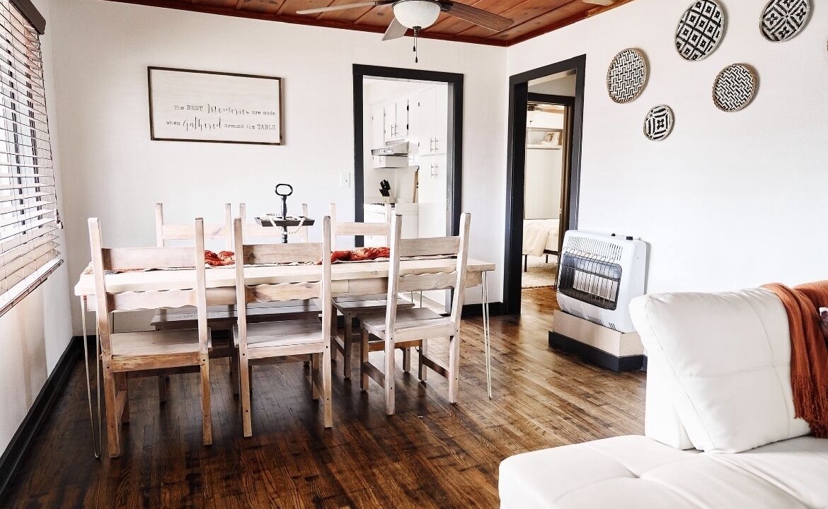 Photo of Livingroom in Langley