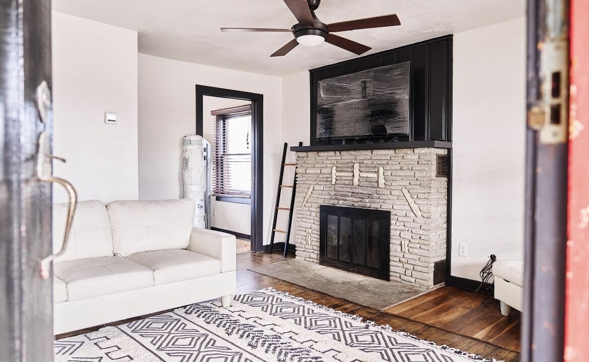 Photo of Livingroom in Langley
