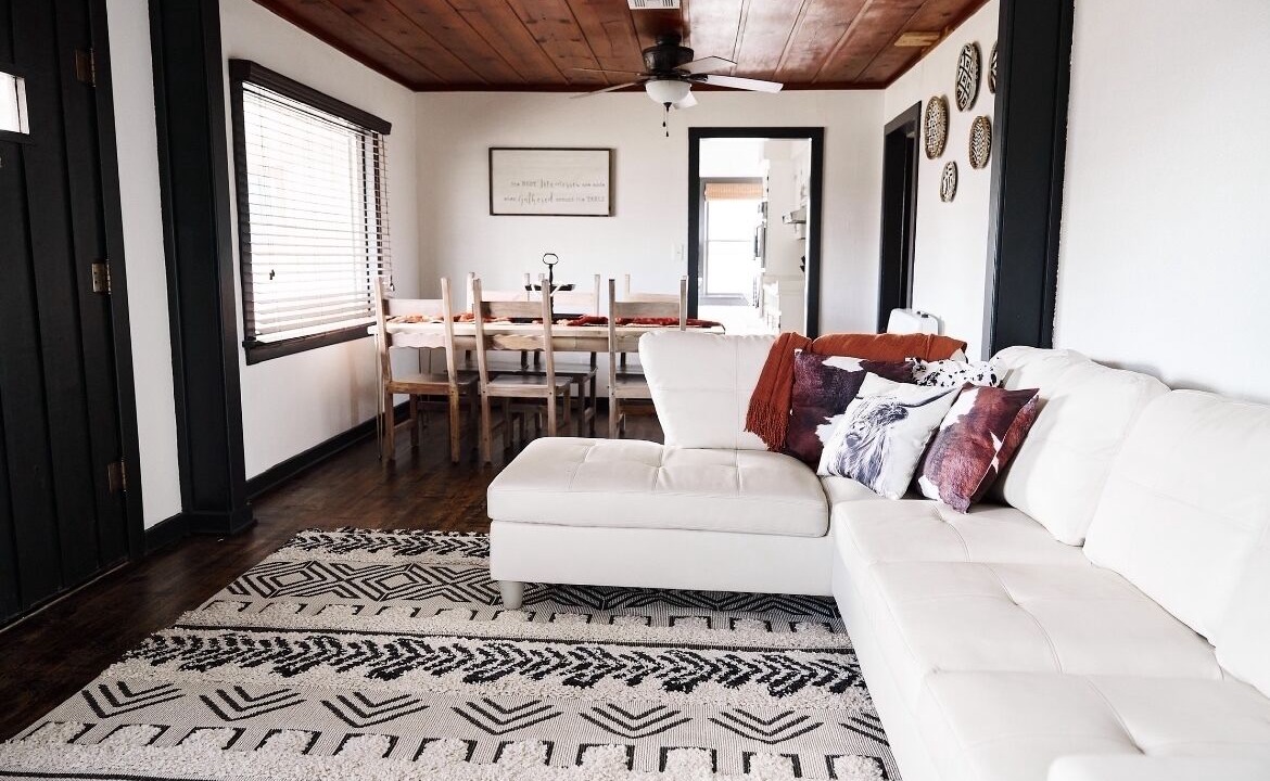 Photo of Livingroom in Langley