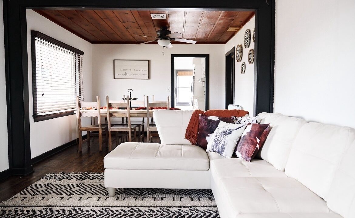 Photo of Livingroom in Langley