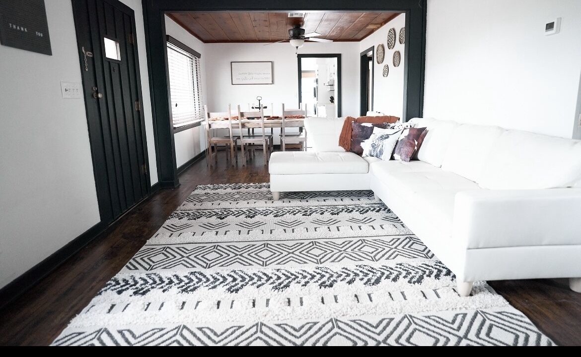 Photo of Livingroom in Langley