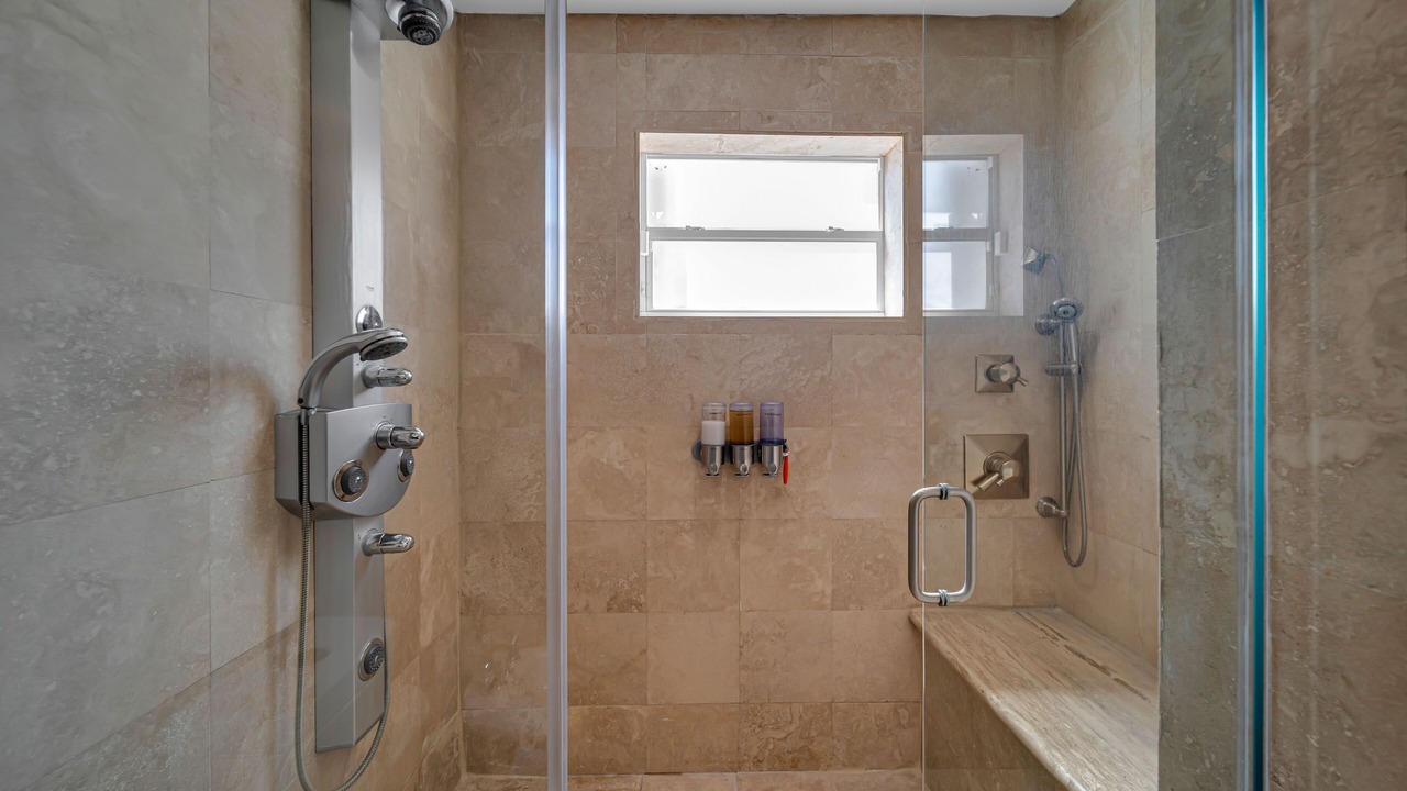 Photo of Bathroom in Coral Way