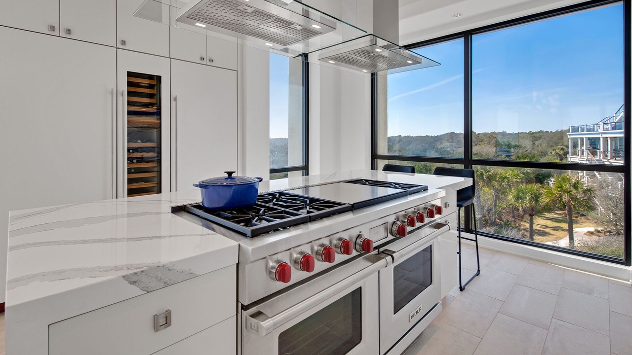 Photo of Kitchen in Debordieu Colony