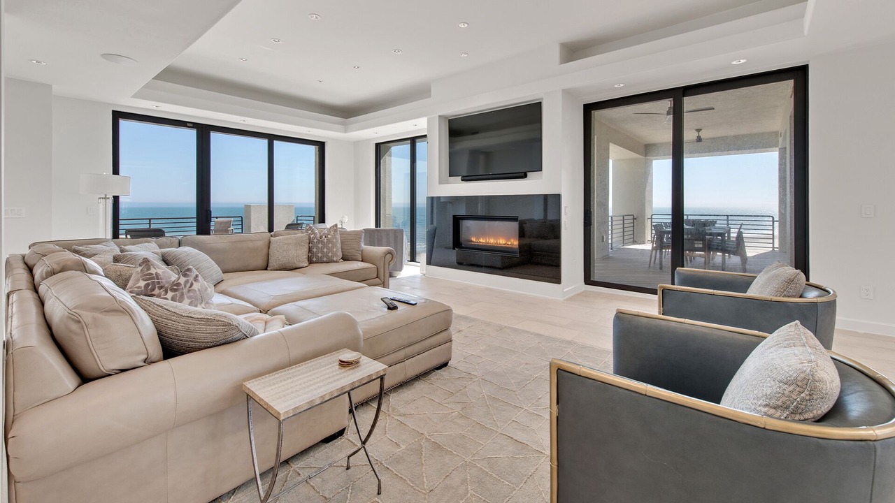 Photo of Livingroom in Debordieu Colony