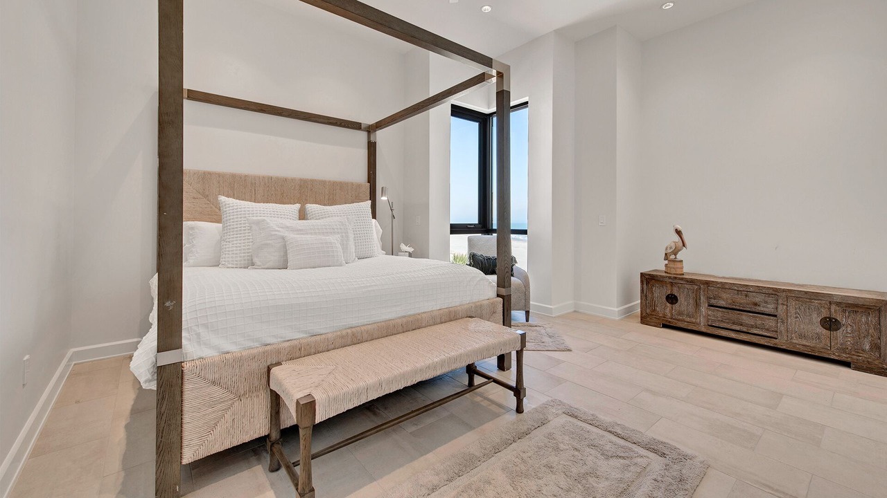 Photo of Bedroom in Debordieu Colony